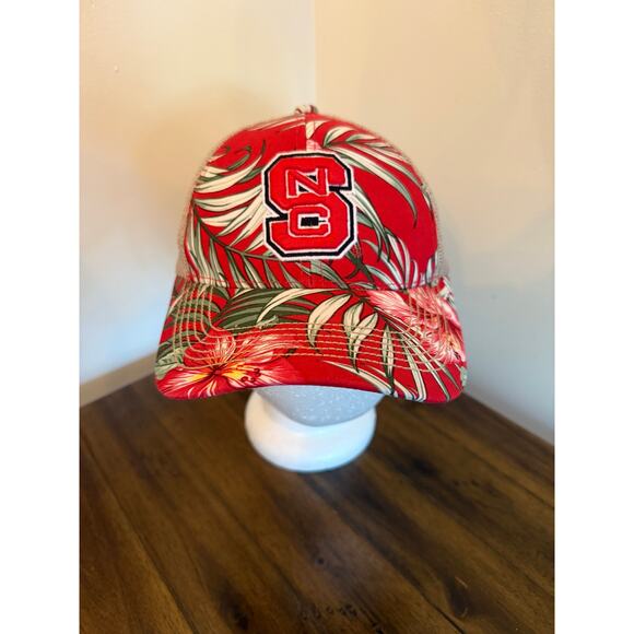 NC State Snapback Trucker Hat Cap Tropical Hawaiian Top Of The World - Picture 1 of 6